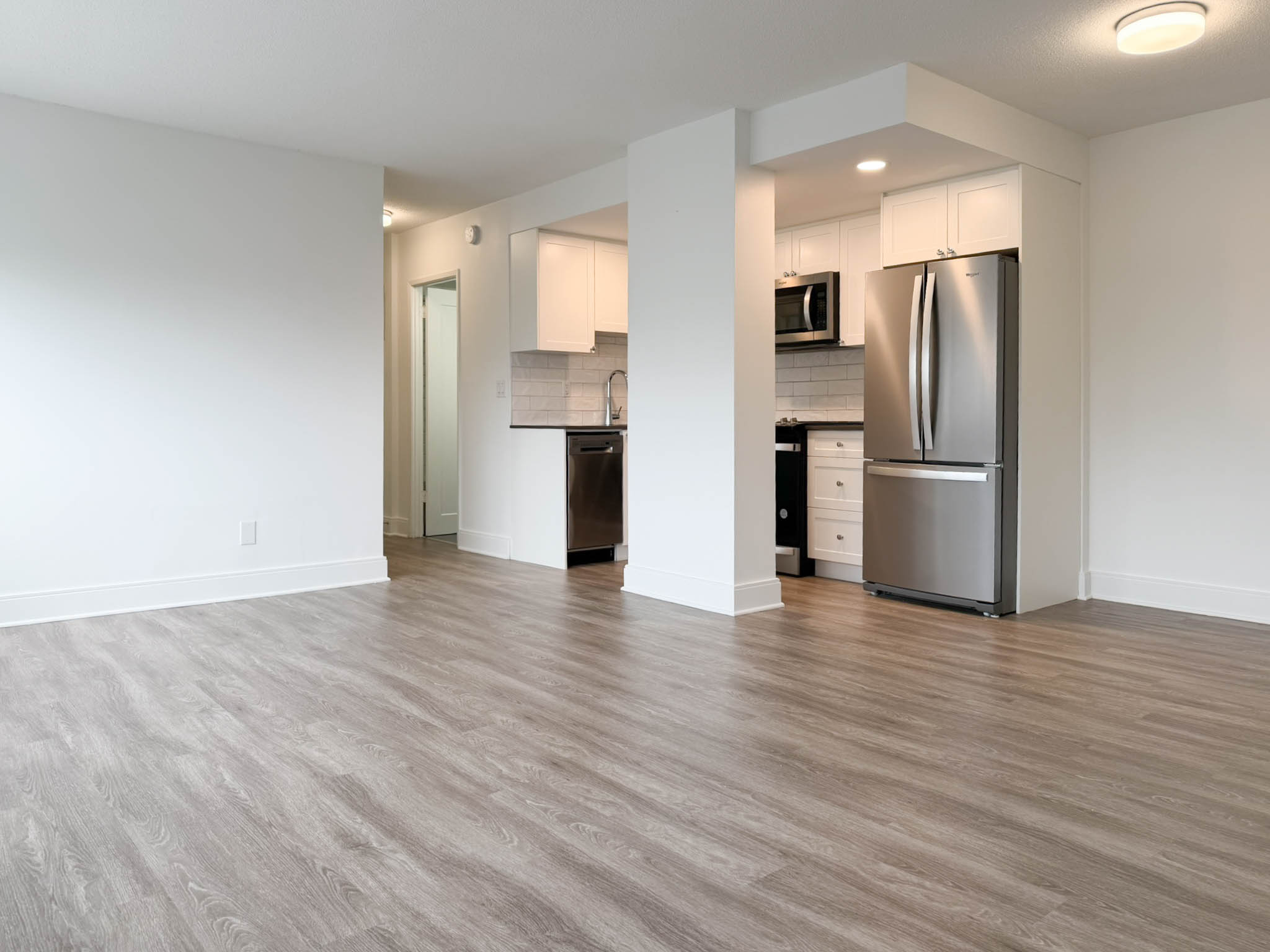 Photo 2 of 1255 Pendrell Street - Bachelor - 436 sq ft - $2124 rental property