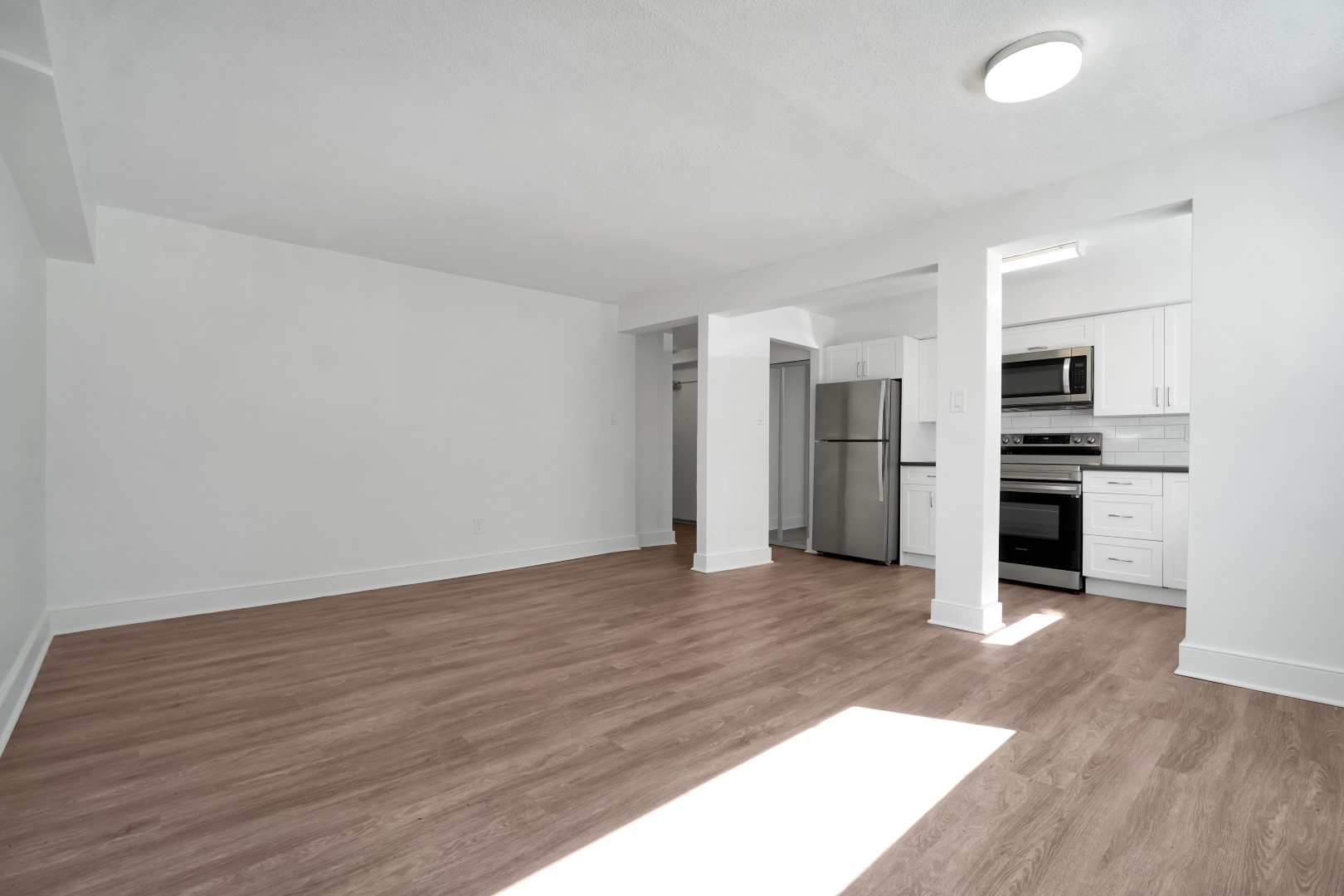 Photo 2 of 165 19th Street, East - 2 Bedroom - 802 sq ft - $2499 rental property