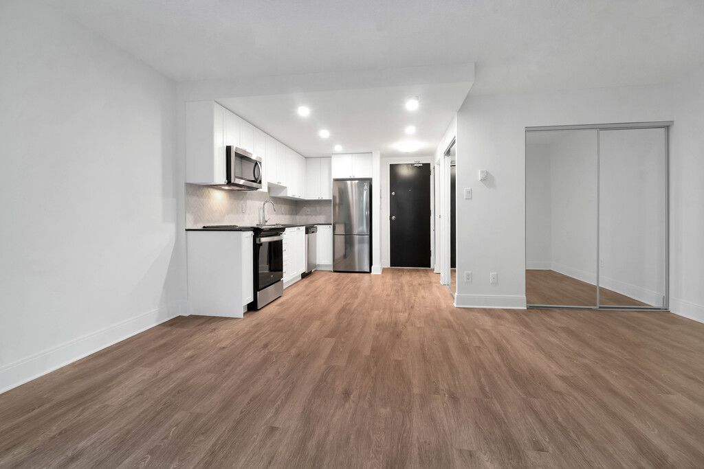 Photo 3 of 1360 Hornby Street - Bachelor - 448 sq ft - $2049 rental property
