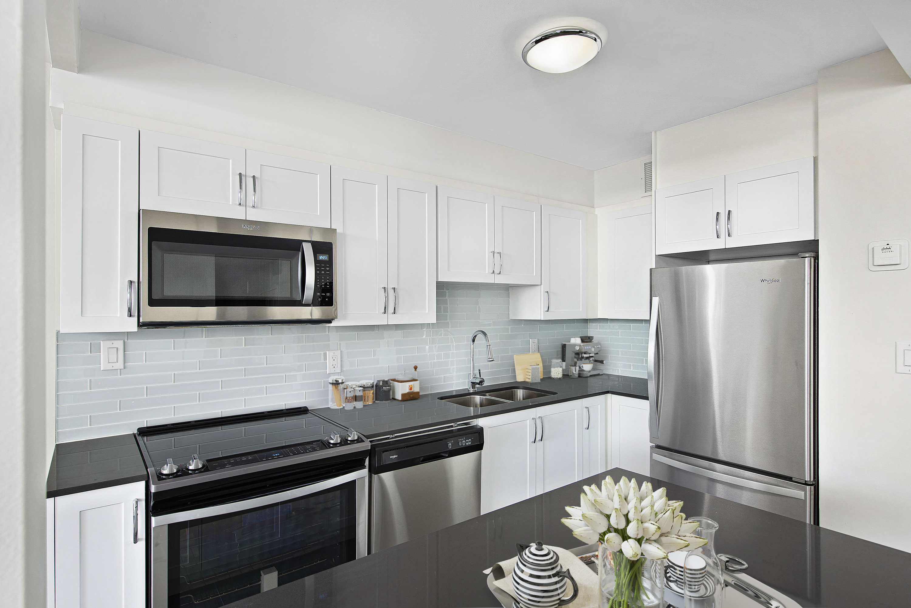 12 Kinsdale Boulevard, Etobicoke, ON M8Y 1T9 — photo 1