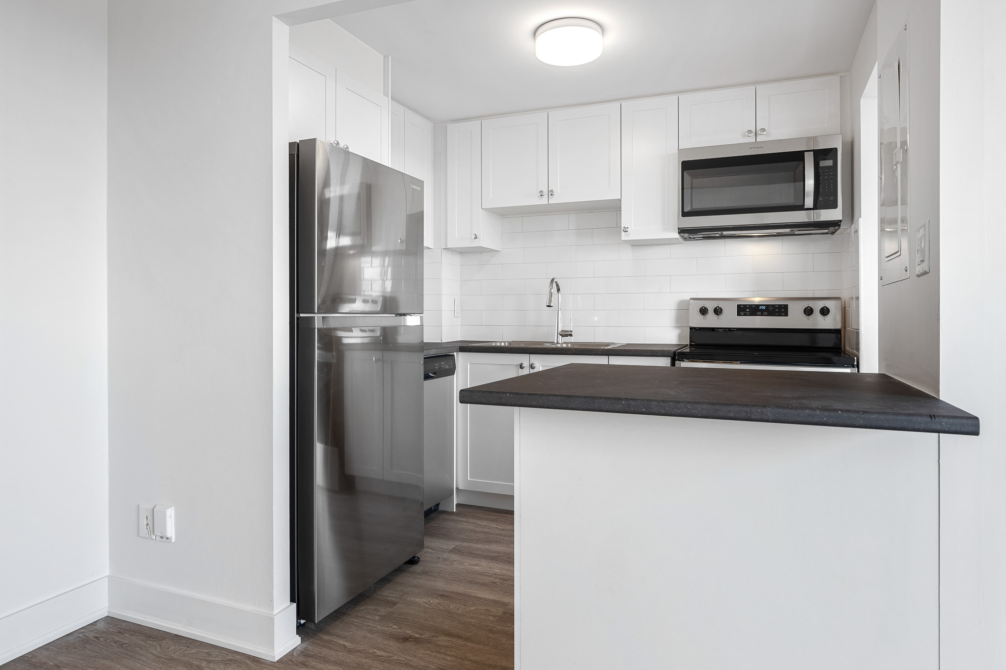 Photo 2 of 2969 Fairlea Crescent - Bachelor - 357 sq ft - $1534 rental property