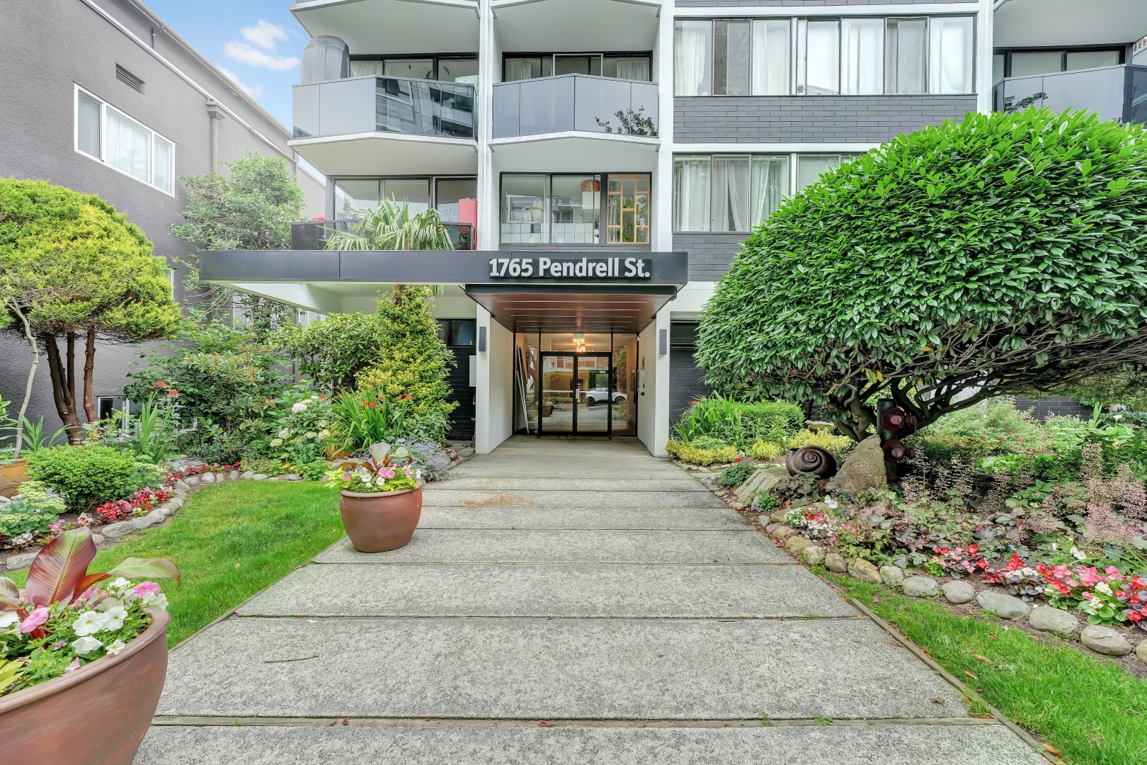 Photo 3 of 1765 Pendrell Street - 1 Bedroom - 639 sq ft - $2432 rental property