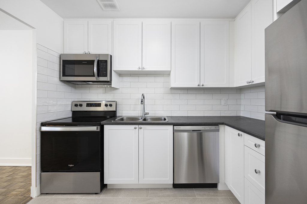 Photo 3 of 14, 16 Westdale Drive - 1 Bedroom - 652 sq ft - $1474 rental property