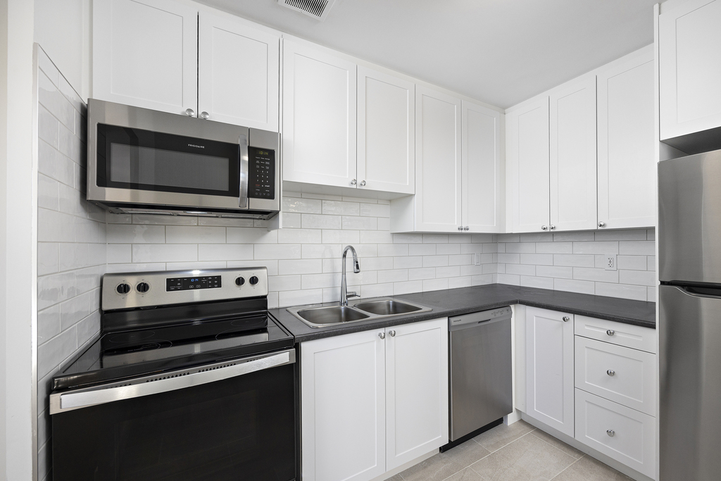 Photo 2 of 14, 16 Westdale Drive - 1 Bedroom - 652 sq ft - $1474 rental property