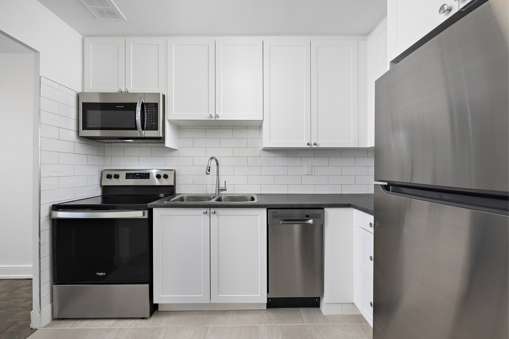 Photo 2 of 14, 16 Westdale Drive - 2 Bedroom - 834 sq ft - $1693 rental property