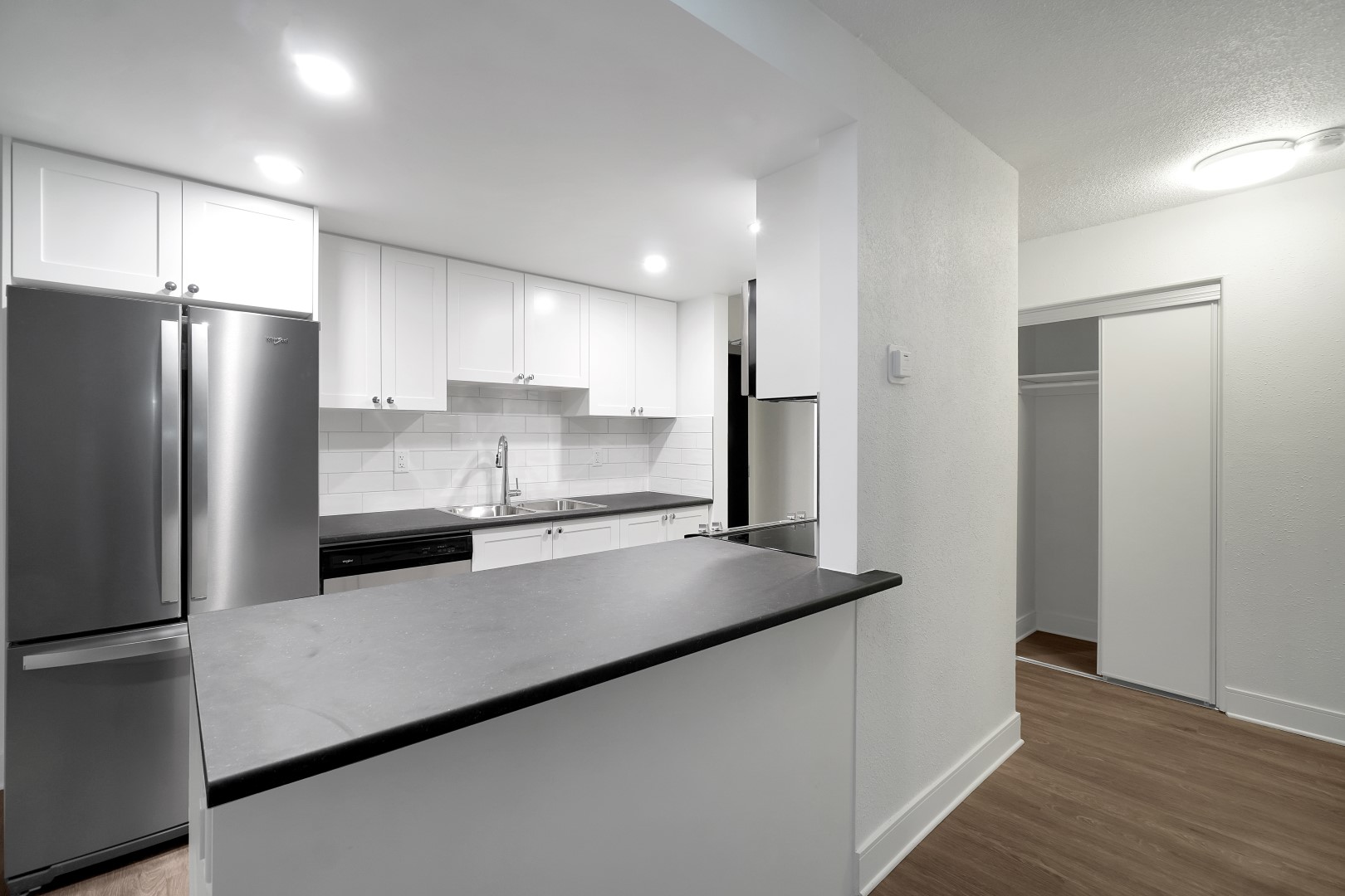 Photo 2 of 535, 555 Shaw Avenue - 1 Bedroom - 659 sq ft - $1899 rental property