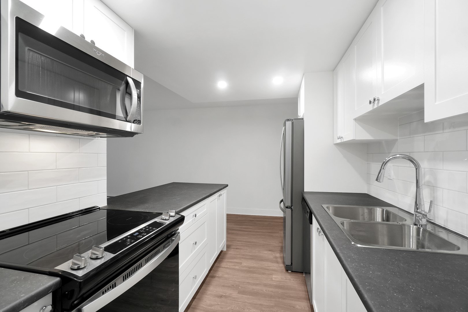 Photo 3 of 535, 555 Shaw Avenue - 1 Bedroom - 659 sq ft - $1899 rental property