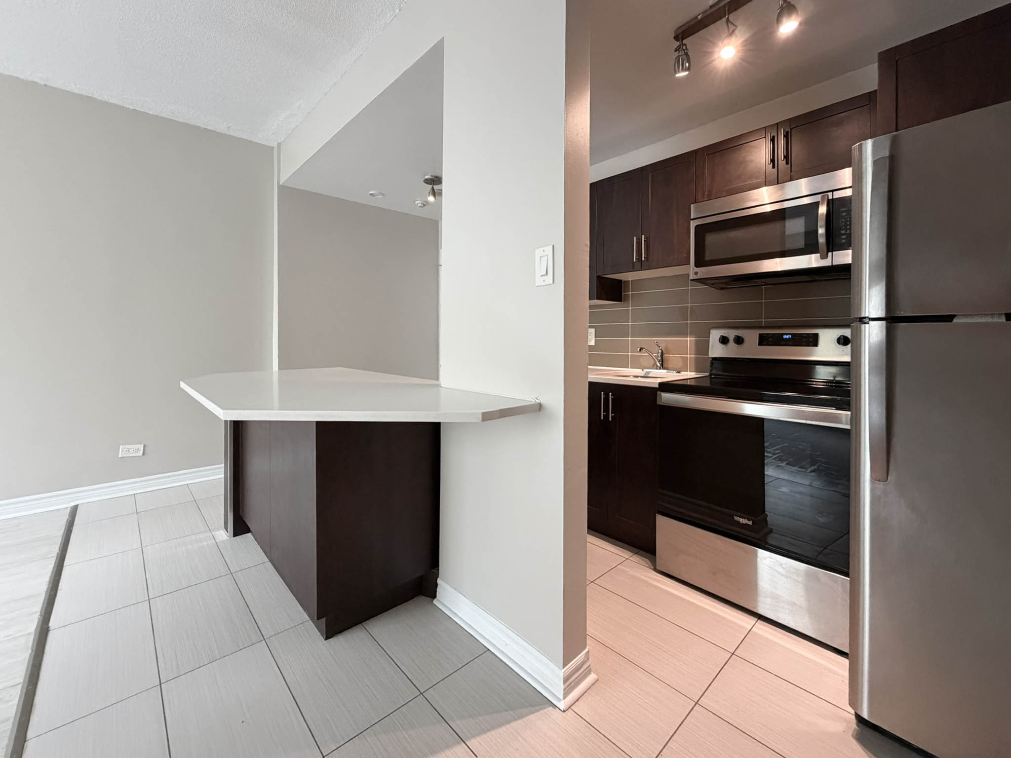 Photo 2 of 1150 Rue Sherbrooke Est - 2 Bedroom - 700 sq ft - $1699 rental property