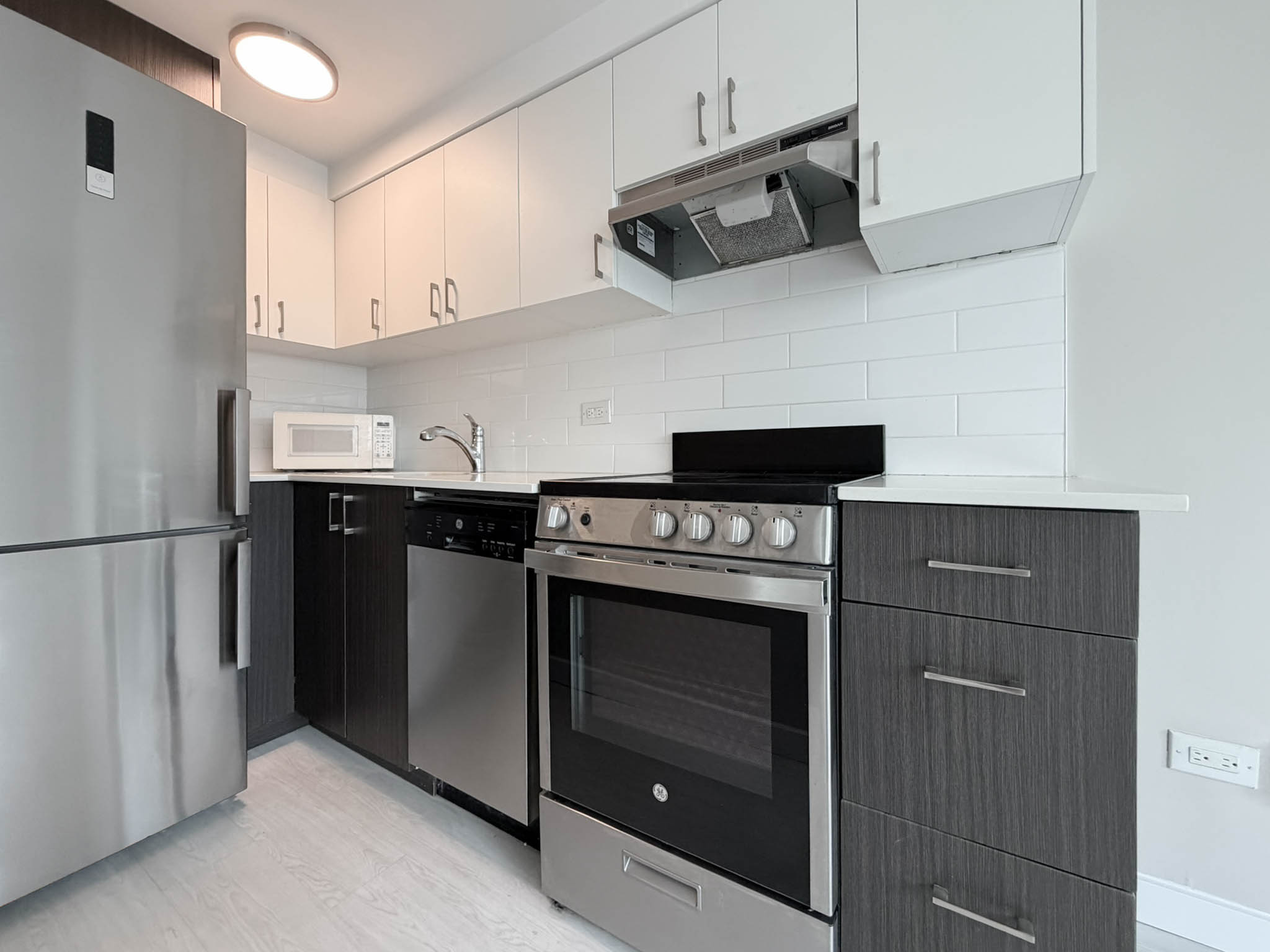 Main photo of rental property: 1150 Rue Sherbrooke Est - Bachelor - 336 sq ft - $1288 in Montréal, QC
