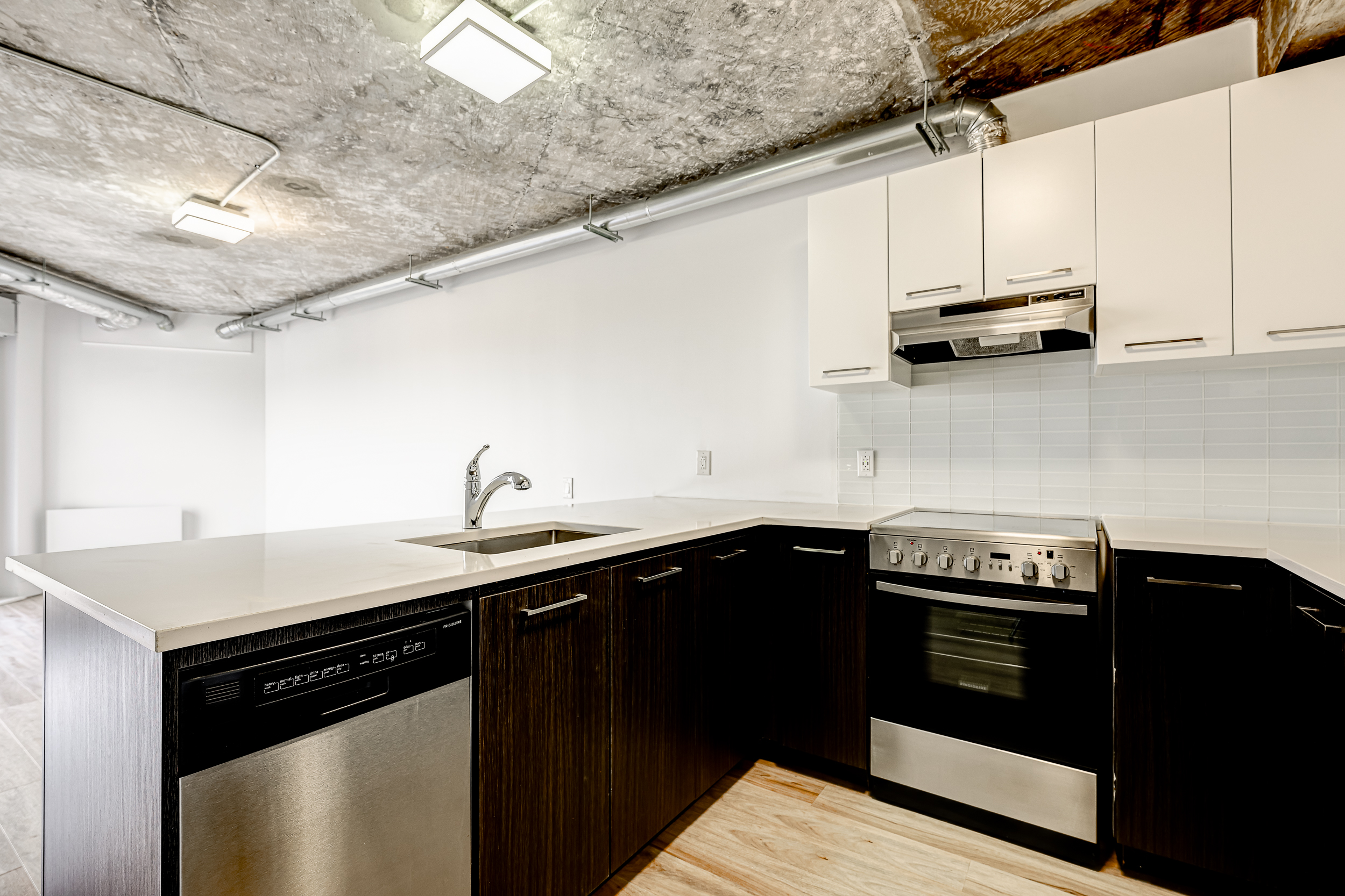 1150 Rue Sherbrooke Est, Montréal, QC H2L 1L8 — photo 1