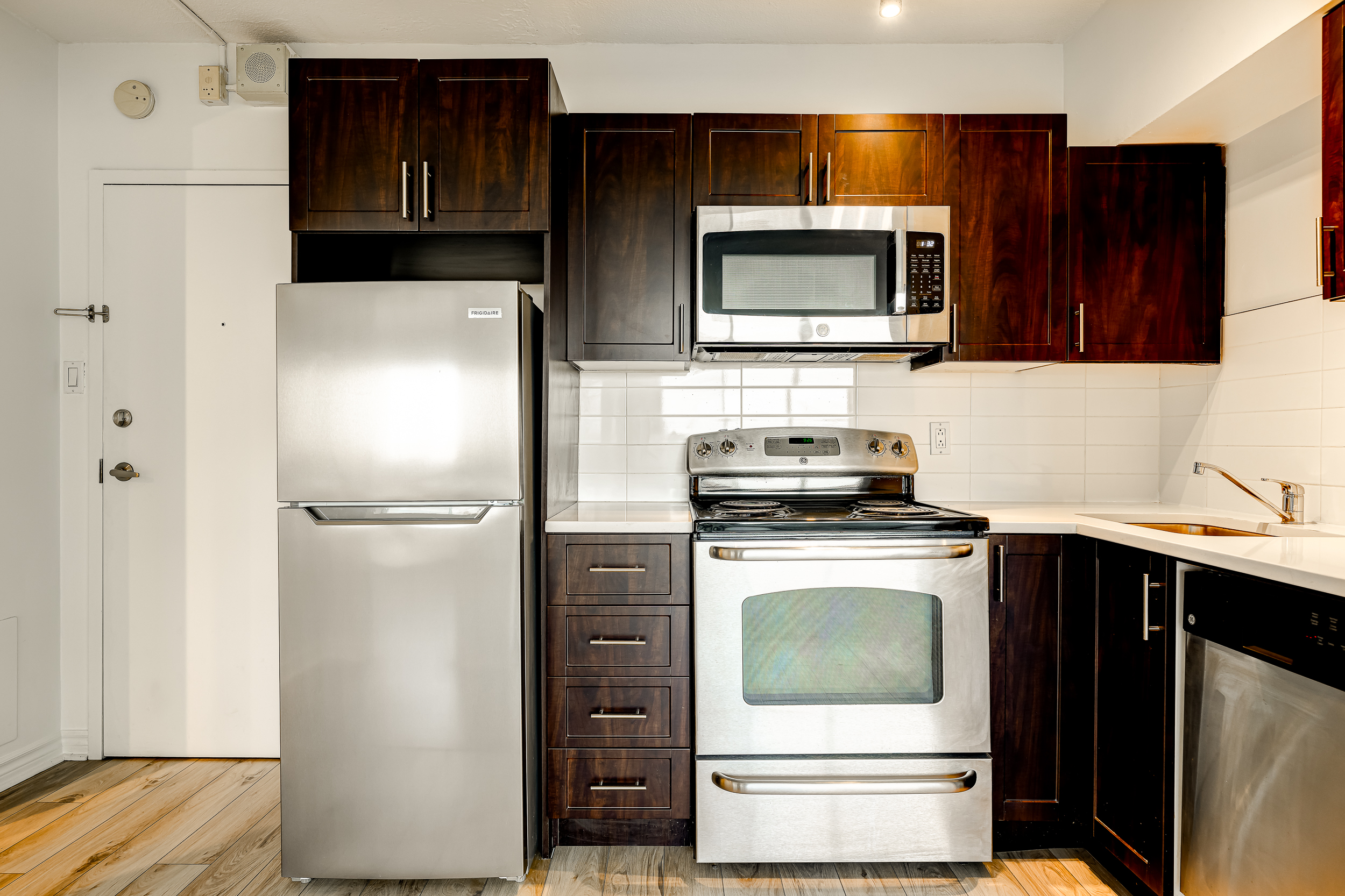 1150 Rue Sherbrooke Est, Montréal, QC H2L 1L8 — photo 3