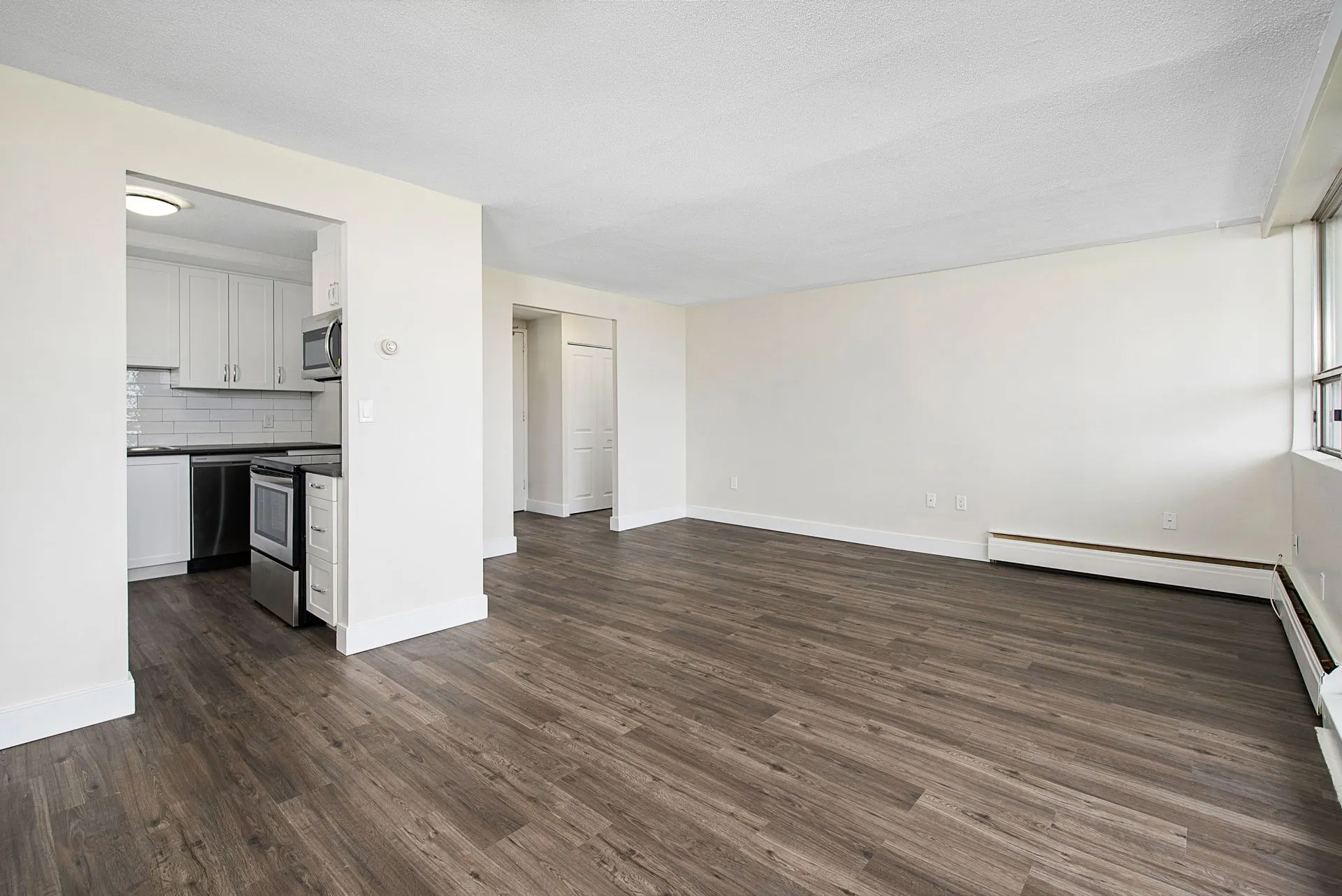 Photo 3 of 111-131 Notch Hill Road - 3 Bedroom - 1043 sq ft - $2499 rental property