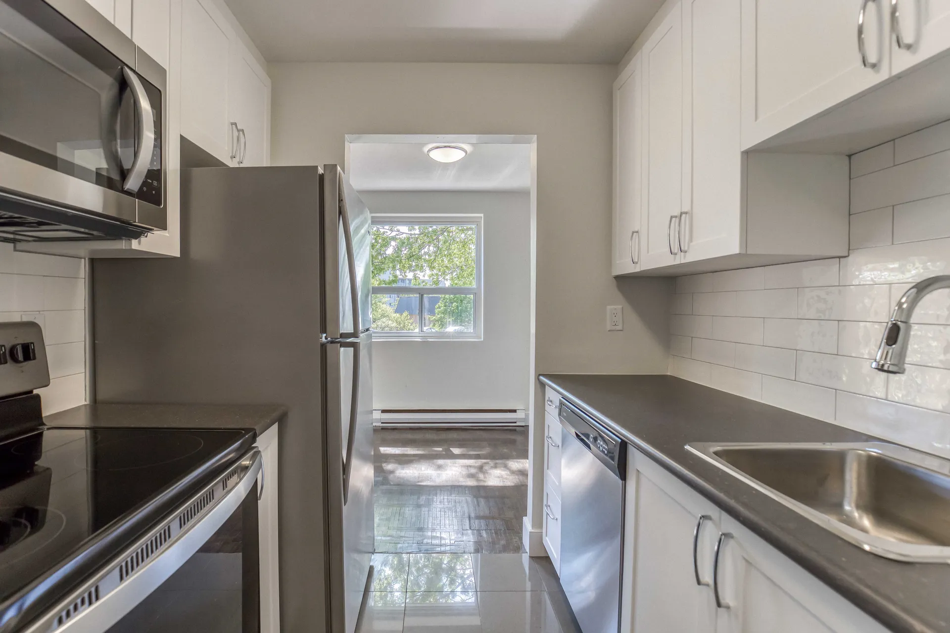 Photo 2 of 10 Runnymede Road - 2 Bedroom - 962 sq ft - $2047 rental property