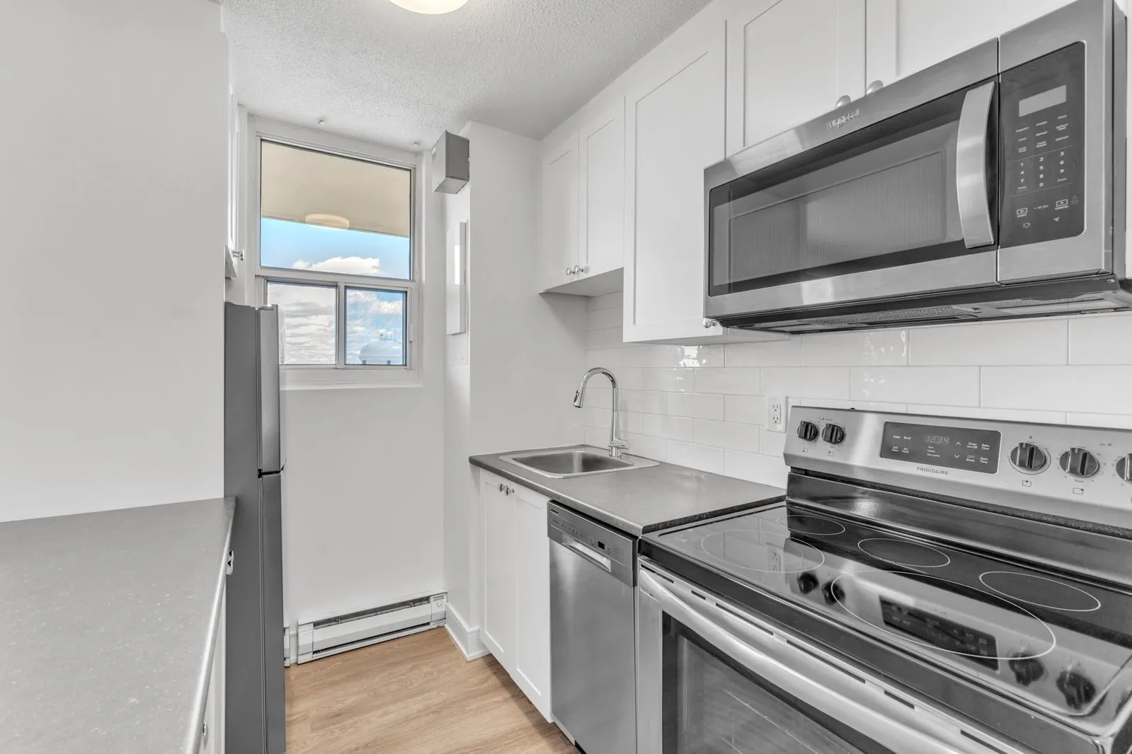 Photo 3 of 175 Park Street - Bachelor - 396 sq ft - $1574 rental property