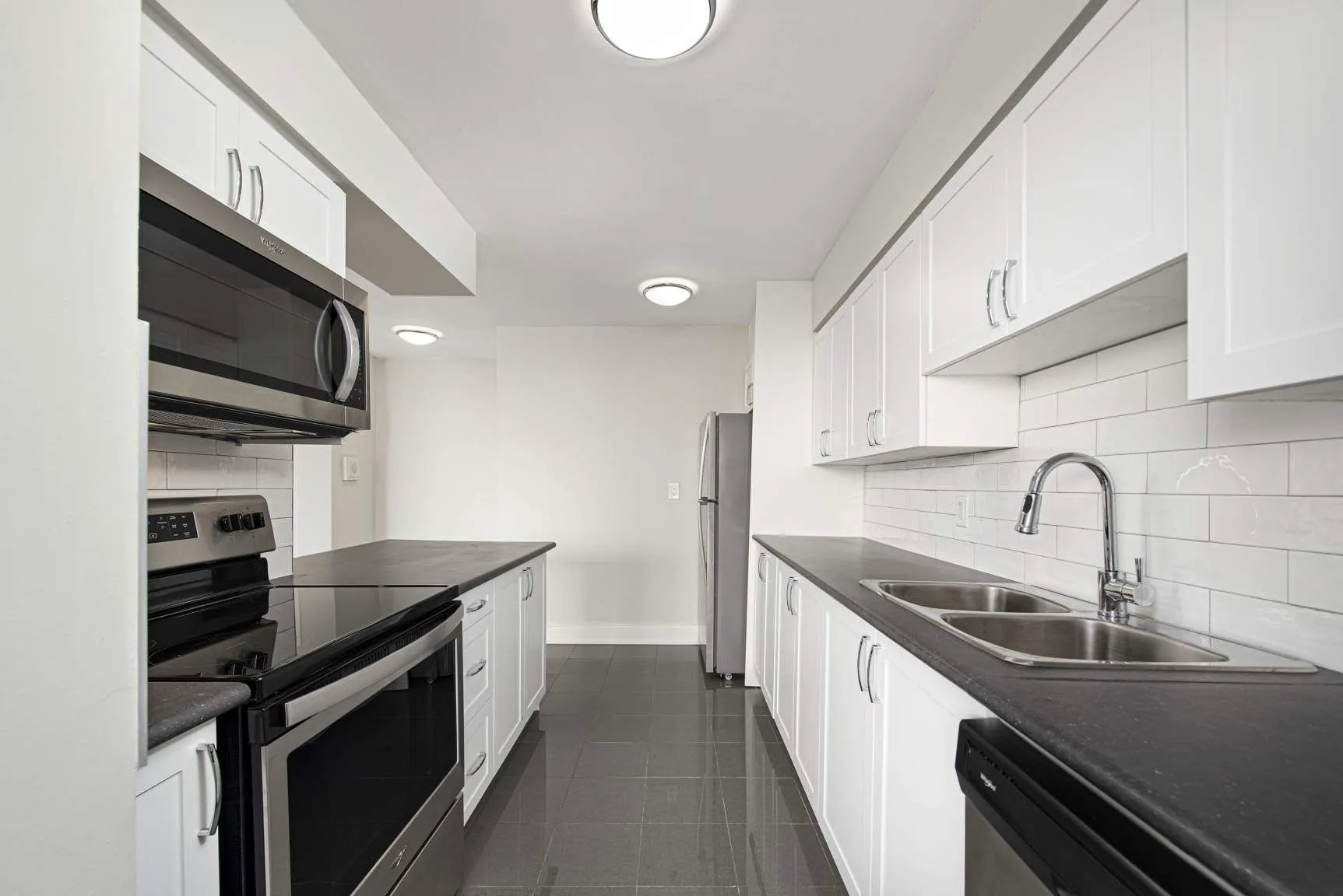 71 Thorncliffe Park Drive, East York, ON M4H 1L3 — photo 2