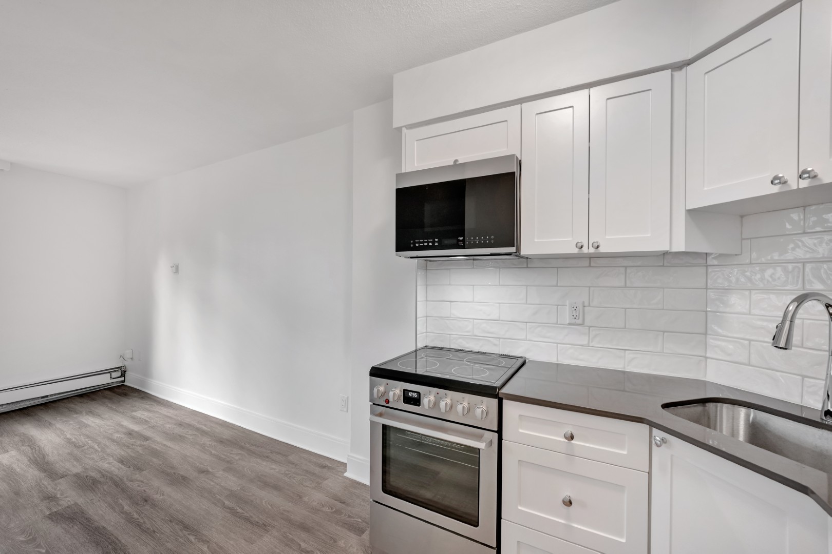 Photo 2 of 1175 Haro Street - Bachelor - 429 sq ft - $2076 rental property